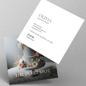 Modern Minimalist Photo & Socials Bakery スクエア名刺