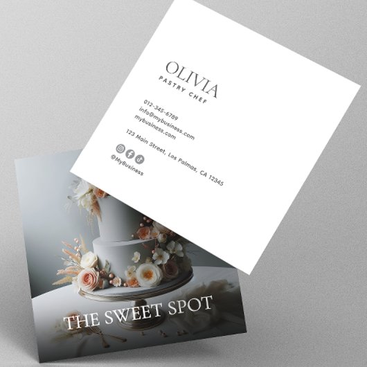 Modern Minimalist Photo & Socials Bakery スクエア名刺
