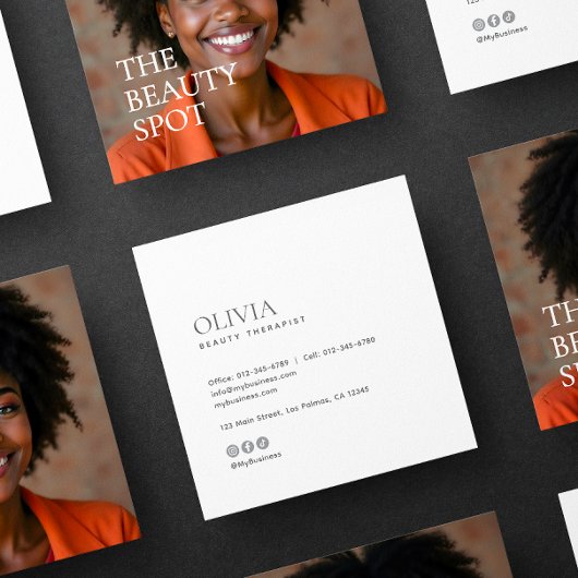 Modern Minimalist Photo & Socials Beauty スクエア名刺