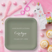 Modern Minimalist Sage Green Graduation ペーパープレート (パーティー)