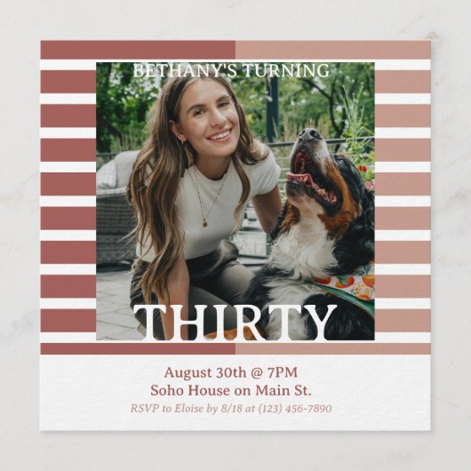 Modern Minimalist Striped 30th Birthday Square 招待状 (正面)