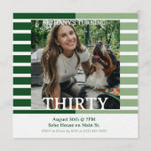 Modern Minimalist Striped 30th Birthday Square 招待状 (正面)