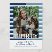 Modern Minimalist Striped Thirtieth Birthday Photo 招待状 (正面)