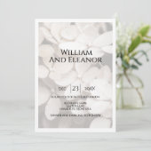 Modern Minimalist White Floral Wedding Invitation 招待状 (スタンド正面)