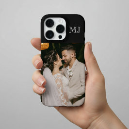 Modern Monogram 1 Photo Midnight Black iPhone 16 Proケース