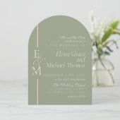 Modern Monogram Script Sage Green Arch Wedding 招待状 (スタンド正面)