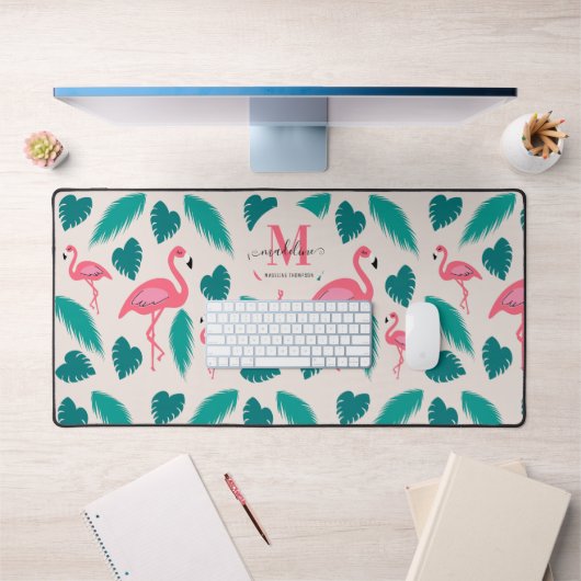 Modern Monogram Tropical Leaves Hot Pink Flamingo デスクマット (オフィス1)