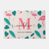 Modern Monogram Tropical Leaves Hot Pink Flamingo ドアマット (正面)