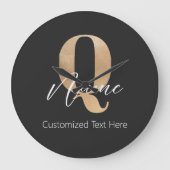 Modern Monogrammed Initial Q & Name Personalized ラージ壁時計 (正面)