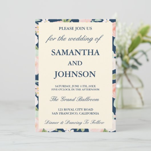 Modern Navy Blue Ivory Floral Monogram Wedding 招待状 (スタンド正面)