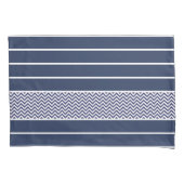 Modern Navy Blue White Stripes Chevron Pattern 枕カバー (正面)