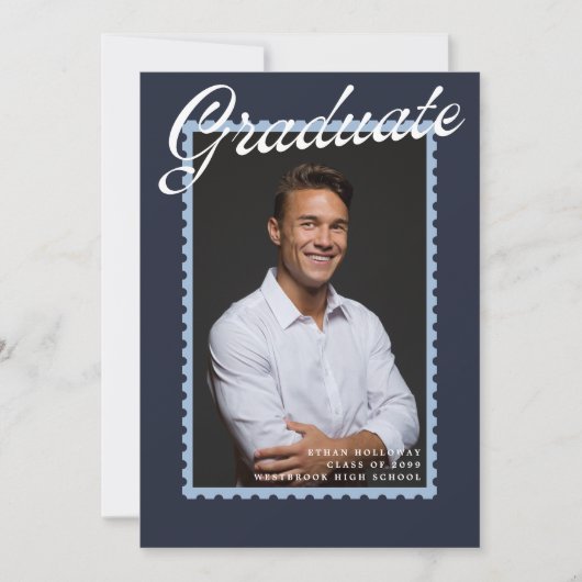 Modern Navy Stamp Graduation Announcement 招待状 (正面)