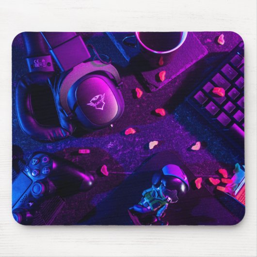 Modern Neon RGB Gaming Setup Flatlay マウスパッド - サイバー (正面)