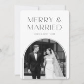Modern Newlywed Black & White Arch Photo Christmas シーズンカード (正面)