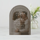 Modern Old Money Photo Overlay Arch Wedding 招待状 (スタンド正面)