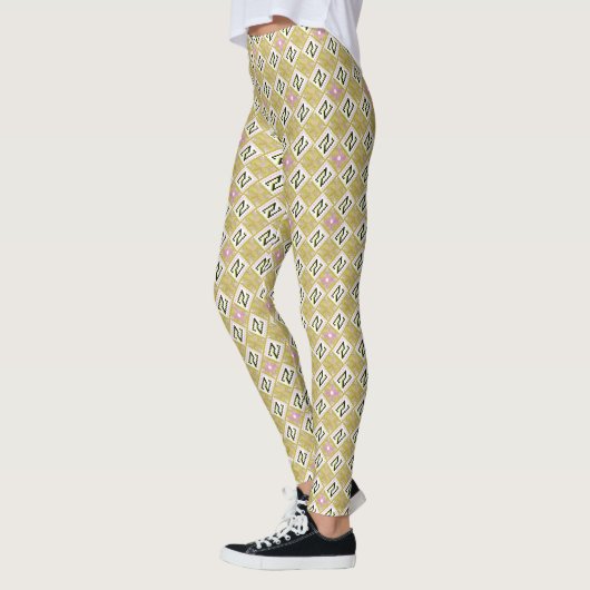 Modern Olive & Magenta Geometric Tribal Pattern レギンス (左)