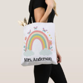 Modern Pastel Rainbow Personalized Teacher Gift トートバッグ (クローズアップ)