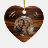 Modern Personalized Family Photo Woodgrain Heart セラミックオーナメント (正面)