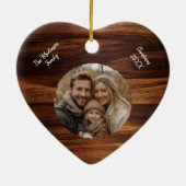 Modern Personalized Family Photo Woodgrain Heart セラミックオーナメント (裏面)