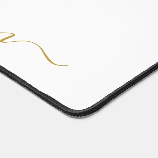 Modern Personalized Gold Heart Script Name  デスクマット (コーナー)