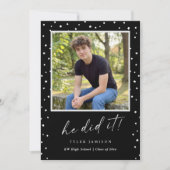 Modern Photo Black and White He Did It Graduation 招待状 (正面)