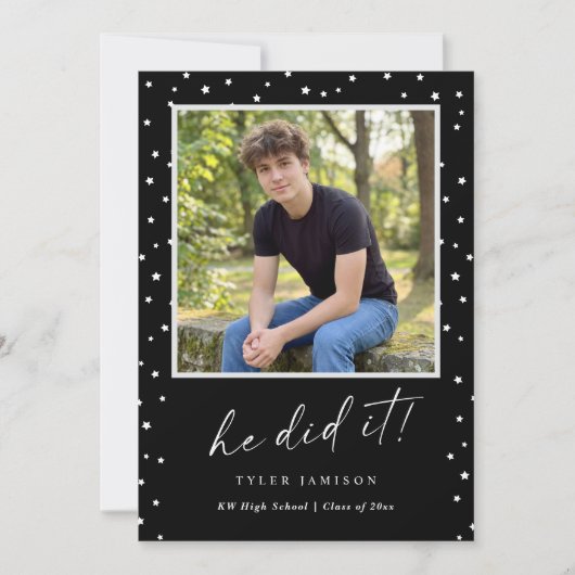 Modern Photo Black and White He Did It Graduation 招待状 (正面)