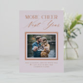 Modern Photo Frame Holiday Pregnancy Announcement 箔シーズンカード (立ち正面)