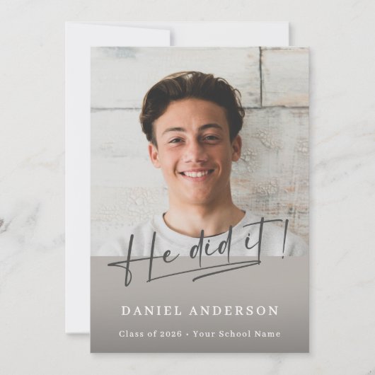 Modern Photo Graduation 2026 He Did It 案内状 (正面)