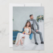 Modern Photo Overlay Black Calligraphy Wedding 招待状 (裏面)