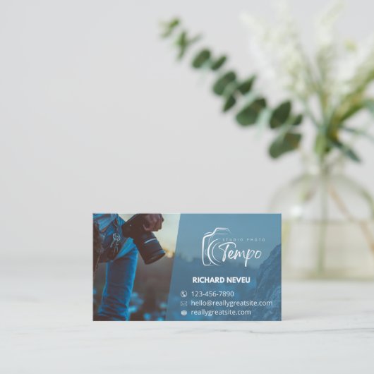  Modern Photographer Business Card – Studio Photo  名刺 (スタンド正面)
