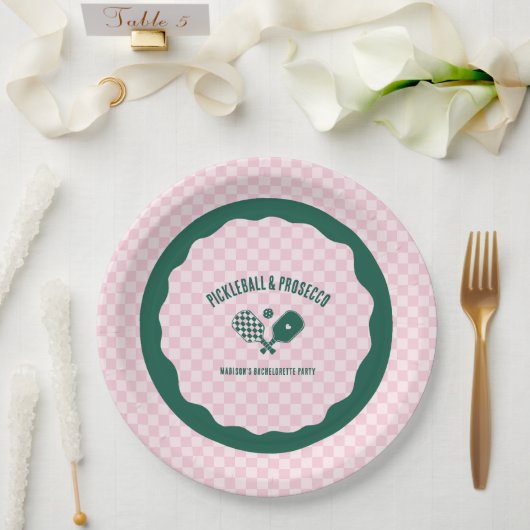 Modern Pickleball & Prosecco Bachelorette Weekend ペーパープレート (ウェディング)