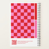 Modern Pink and Red Checkerboard Vertical Palette ノートブック (裏面)