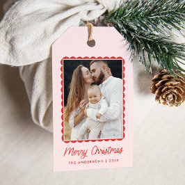 Modern Pink and Red Scalloped Frame Holiday Photo ギフトタグ