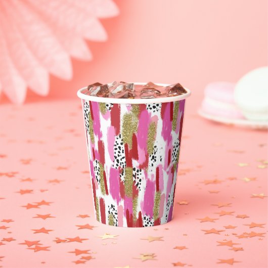 Modern Pink and White Party Paper Cups 紙コップ (インサイチュ)