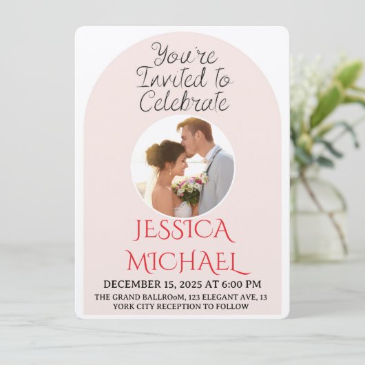 Modern Pink Arch Wedding Photo Invite with QR Code 招待状 (スタンド正面)