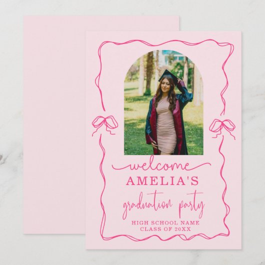 Modern Pink Bow Graduation Class of 2026 Photo  招待状 (正面/裏面)