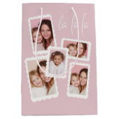 Modern Pink “Fa La La” Multi Photo Christmas Gift  ミディアムペーパーバッグ (正面)