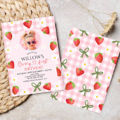 Modern Pink Gingham Heart Berry First Birthday 招待状
