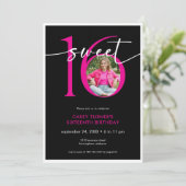 Modern Pink Sweet Sixteen Script Photo Birthday 招待状 (スタンド正面)