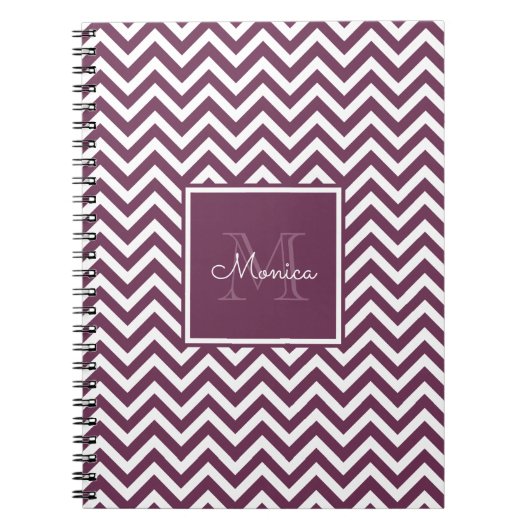 Modern Plum Chevron Pattern Monogram Notebook ノートブック (正面)