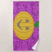 Modern Pumpkin on Purple Geometric Beach Towel ビーチタオル (正面)