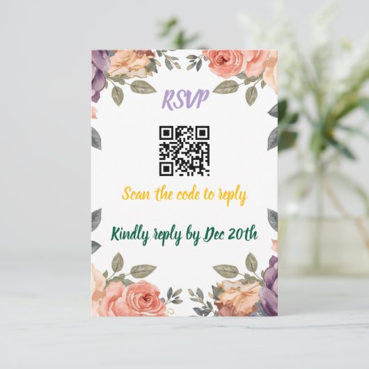 Modern Purple Floral QR Code RSVP | Scan to Reply エンクロージャーカード (スタンド正面)