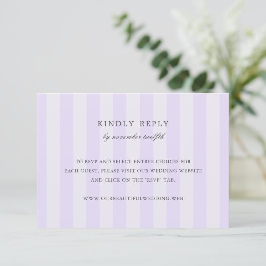 Modern Purple Stripes Elegant Wedding RSVP Card (スタンド正面)