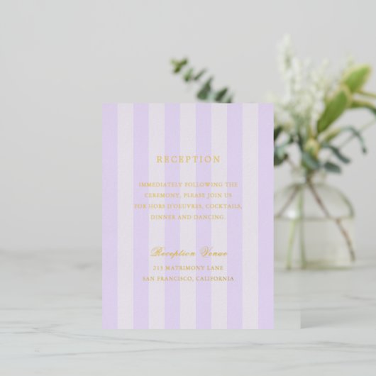 Modern Purple Stripes Wedding Foil Enclosure Card 箔招待状ポストカード (立ち正面)
