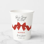 Modern Red Bow She's Tying the Knot Bridal Shower 紙コップ (正面)