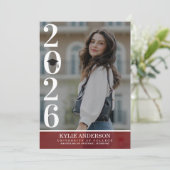 Modern Red Graduation Cap Senior Photo 招待状 (スタンド正面)