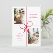 Modern Red Ribbon Bow Wrap 2 Photo Christmas シーズンカード (スタンド正面)