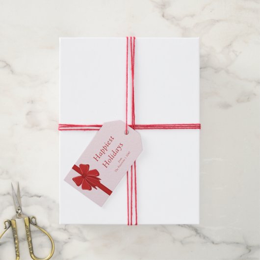 Modern Red Ribbon Bow Wrapped Christmas ギフトタグ (より糸付き)