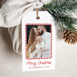 Modern Red Scalloped Frame Holiday Photo ギフトタグ