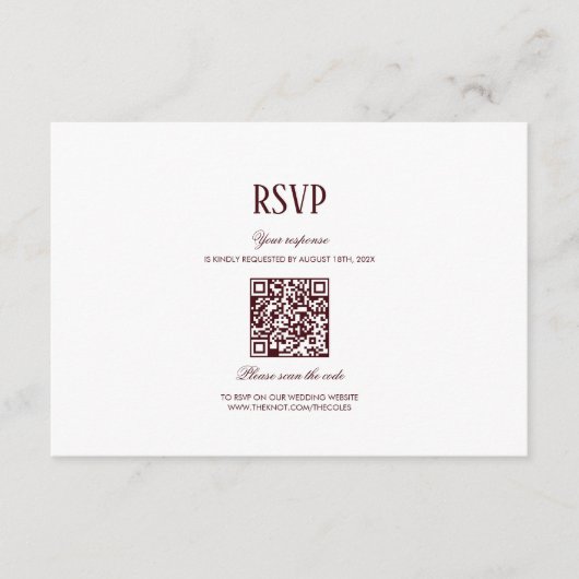 Modern Retro Burgundy Wedding QR Code RSVP エンクロージャーカード (正面)